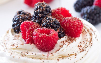 Pavlova cu crema de vanilie